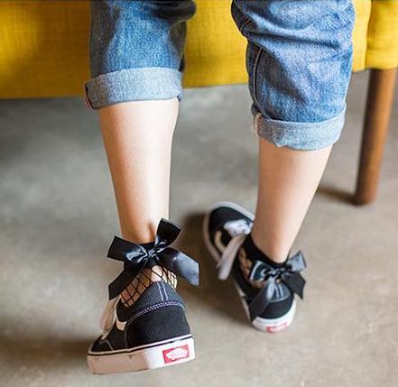 Bow Tie Fishnet Ankle Socks